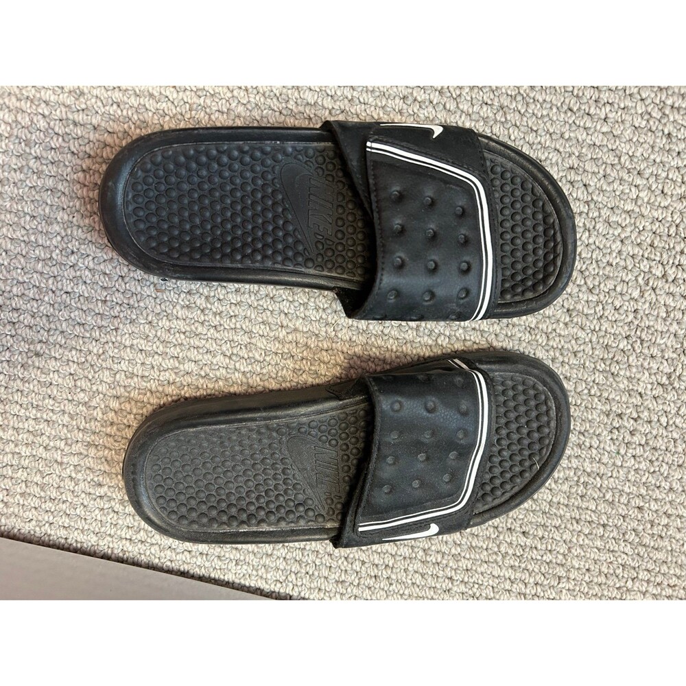 Nike Slides Black - Sz 5